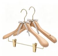 Cintre en bois blanc et noir pour vêtements, pantalons, costumes, manteaux, avec logo personnalisé, pour hôtel, en hêtre, avec pince Lotus, cintre de luxe en bois massif