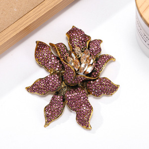 XILIANGFEIZI Novo Broche de Flor Grande em Liga com Strass, Acessório de Moda com Pétalas de Cristal para Casacos Femininos - Product Image 2