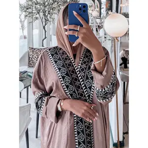 Großhandel Custom Abaya Herstellung Hochwertige islamische muslimische Abaya Dubai Qatar Open Abayas befestigt Hijab