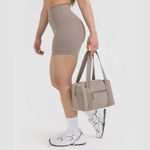 Bolsa Deportiva Impermeable de Poliéster, Bolsa de Gimnasio Pequeña, Fabricada por OEM - Product Image 1