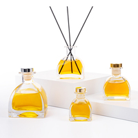 Bouteilles diffuseurs d'aromathérapie en verre transparent de qualité supérieure 50ml 100ml 150ml pour diffuseurs à bâtonnets ODM OEM Emballage personnalisé