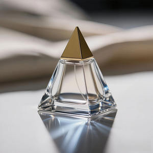 Nuovo Design Triangolare Direttamente dalla Fabbrica, Flaconi di Profumo di Lusso Ricaricabili in Vetro Trasparente Vuoto di Alta Qualità con Coperchio da 30ml 50ml 100ml - Product Image 4