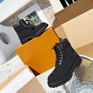 Botas de trabajo de cuero genuino impermeables de diseño original de lujo, botas de cuero de caña alta para otoño e invierno, cálidas para exteriores. - Product Image 5