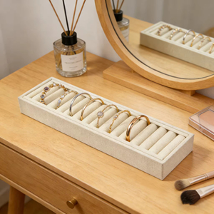 Bandeja de terciopelo personalizada con LOGO para joyería, organizador de anillos, pulseras y cadenas, contenedor de joyas para tienda. - Product Image 1