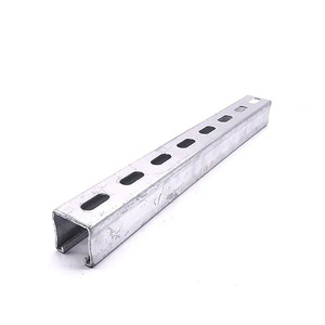 Canal de Acero Galvanizado en Caliente con Ranuras para Soporte de Bandejas de Cables, Longitud Personalizada - Product Image 1