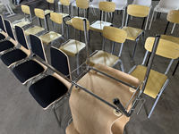 Chaise d'école empilable en contreplaqué avec table intégrée, chaise d'étude ergonomique pour étudiant à structure en acier, chaise de formation en bois, chaise d'événement