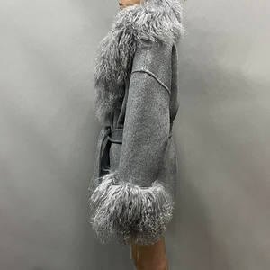 Женское шерстяное пальто с манжетами - Product Image 3