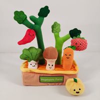 En gros, jouets en peluche éducatifs en tissu de coton pour filles, ensembles de jeu sensoriels sur le thème de la ferme et du jardin (légumes, champignons), tapis de jeu artistique et tapis de sol en maille