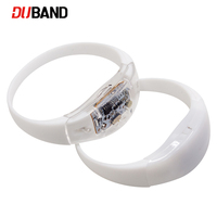 Bracelet LED à commande sonore avec lumières de marquage clignotantes |   Bracelet lumineux à commande vocale pour les concerts et les fêtes