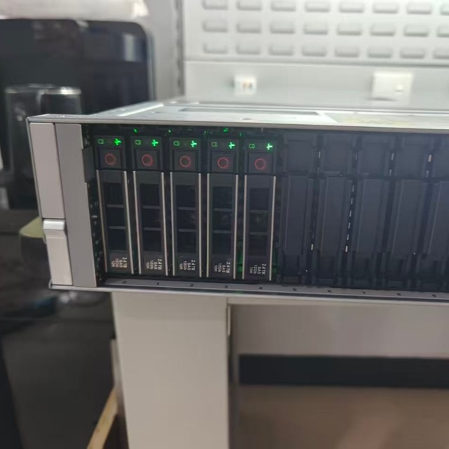 Dell R770 2U Rack Mount Server 16 2.5 Inch Drive Dual CPU Support Strong Expandability in Stock Original With Factory Warranty