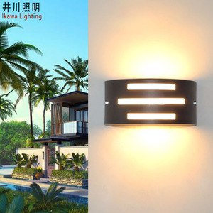 อิคาวะ ไลท์ติ้งโคมไฟติดผนัง LED กลางแจ้งแบบโมเดิร์นกันน้ำสำหรับสวนระเบียงและเฉลียง - Product Image 1