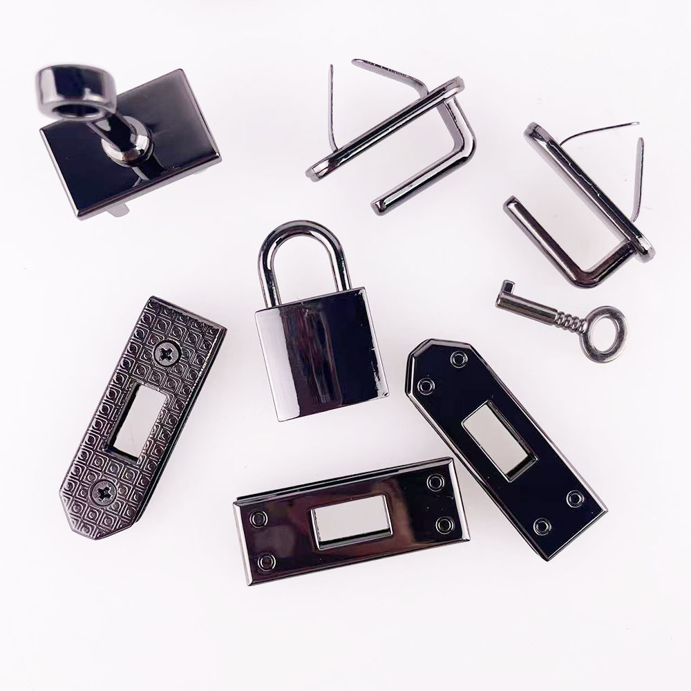 GUN METAL: Gris plomo