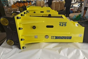Marteau hydraulique SB 125 jaune avec moteur pour excavatrices lourdes de 28 à 35 tonnes, construction et démolition - Product Image 3