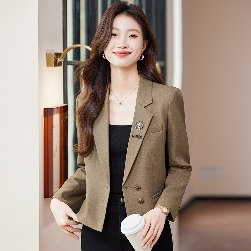 Brown suit brooch