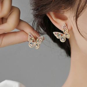 ต่างหูแบบติดหูรูปผีเสื้อประดับเพชรซิร์คอนสีสันสดใส ดีไซน์หรูหรา ทันสมัย สง่างาม สำหรับผู้หญิง - Product Image 2