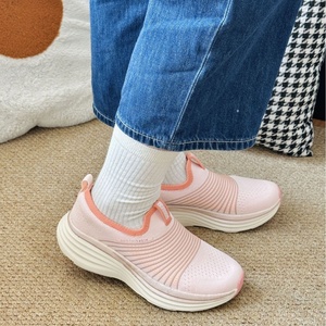 Chaussures de marche unisexes en maille à enfiler, plates, respirantes, semelle MD, confortables, pour la santé, pointures EU35-45, baskets décontractées pour femmes, vente en gros - Product Image 1