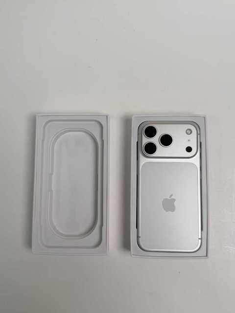 Wholesale Custom Printed Portable Durable Rigid Mobile Phone Packaging Box Sponge Lining Magnetic Closure Handle for 15