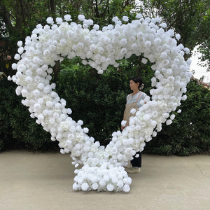 Arco de Flores Blanco en Forma de Corazón Personalizado para Boda, Accesorios para Propuesta de Matrimonio, Fondo de Arco de Flores en Forma de Corazón - Product Image 1