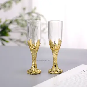 Scatole regalo di nozze bicchieri da Shot in plastica scatole di caramelle a forma di calice scatola di imballaggio Mini vetro