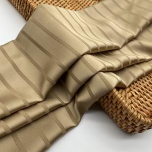 Tela de satén jacquard con <span class=keywords><strong>mango</strong></span> muy suave, similar a la tela de ácido acético, 100% poliéster, a rayas - Product Image 2