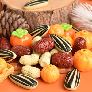 Figuras de Comida en Miniatura Pintadas a Mano en Resina (Naranja, Caqui, Cacahuete, Dátil Rojo) para Manualidades, Joyería y Decoración de Casas de Muñecas - Product Image 3