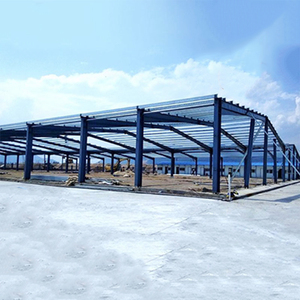 Estructura de acero Almacenes Envío de paquete plano Bajo arancel de importación Ventaja Múltiples tamaños Diseño moderno Hecho en China para taller - Product Image 1