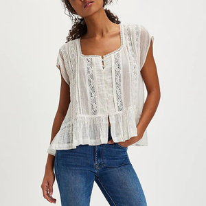 Camicetta Estiva 2026 per Donna in 95% Cotone 5% Spandex con Inserti in <span class=keywords><strong>Pizzo</strong></span>, Maniche Corte, Semi-Trasparente, Orlo a Volant e Bottoni - Product Image 3