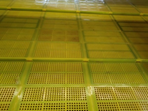 Maille de tamisage en polyuréthane TDI robuste pour le lavage de minerai, le criblage de gravier de carrière, anti-éblouissement, personnalisable, marque Hongqiong, pour l'industrie minière - Product Image 3