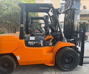 Second hand Toyot 7fd50 5 tons counterbalance lifter used H2000 diesel <b>forklift</b> great condition with triple masts - Product Image 3