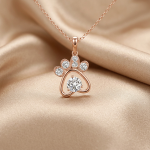 Colgante de Diamante Cultivado en Laboratorio con Corte Redondo y Diseño de Huella de Pata de Lujo, con Corazón Abierto en Oro de 10K, 14K, 18K y Plata 925, 935 - Product Image 1