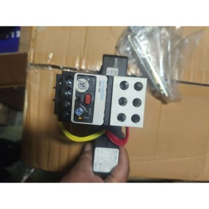 Relé térmico Hyundai Hgt18k, corriente nominal de 10a, corriente de conmutación máxima de 20a, contacto de aleación de plata para uso industrial - Product Image 1