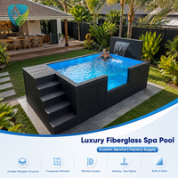 Piscine hors sol personnalisée en FRP avec revêtement en acrylique, revêtement en WPC et fenêtre en verre