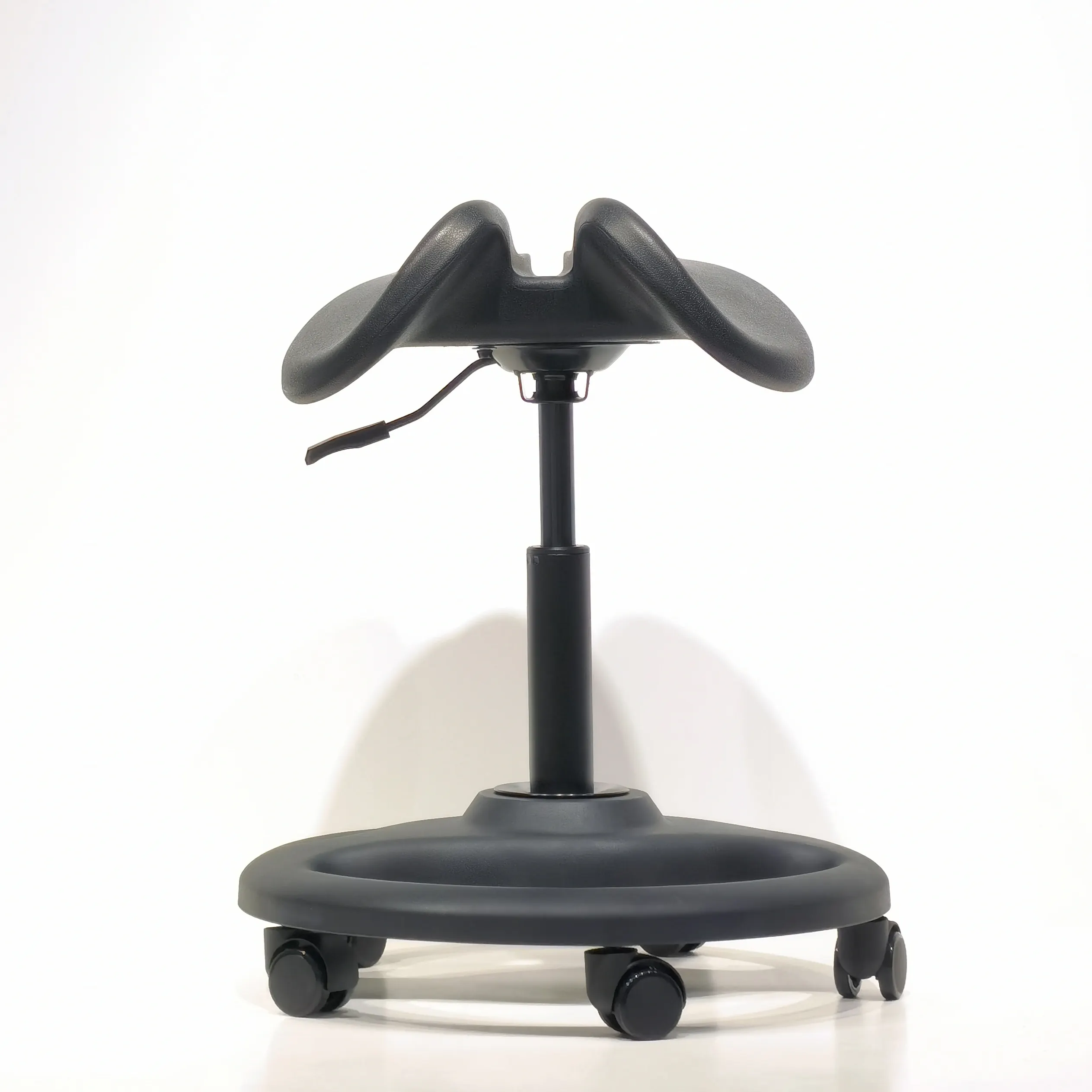 Salon berber dışkı ayarlanabilir yükseklik ve 360 Wobble tekerlekler döner Salon eyer sandalye