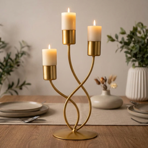 Candelabro clásico de latón como centro de mesa para bodas, festivales y decoración del hogar. - Product Image 2