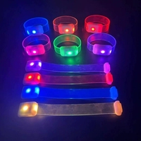 Bracelets lumineux LED magnétiques télécommandés 15 couleurs, portée 800m, écologiques, pour concerts, fêtes et événements annuels