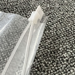 <span class=keywords><strong>Emballage</strong></span> en plastique à fermeture éclair avec logo imprimé personnalisé sac d'<span class=keywords><strong>emballage</strong></span> <span class=keywords><strong>transparent</strong></span> givré curseur à fermeture éclair pour tissu - Product Image 3