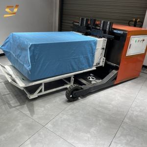 Machine de cerclage compacteur entièrement automatique Machine d'ensachage compacteur vêtement pour usines - Product Image 3