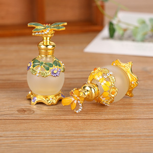<span class=keywords><strong>Bouteille</strong></span> d'huile <span class=keywords><strong>de</strong></span> <span class=keywords><strong>parfum</strong></span> arabe <span class=keywords><strong>de</strong></span> luxe <span class=keywords><strong>de</strong></span> 15ml <span class=keywords><strong>Bouteille</strong></span> vide <span class=keywords><strong>de</strong></span> réapprovisionnement en <span class=keywords><strong>parfum</strong></span> <span class=keywords><strong>Bouteille</strong></span> en verre <span class=keywords><strong>de</strong></span> <span class=keywords><strong>parfum</strong></span> fantaisie <span class=keywords><strong>de</strong></span> Dubaï - Product Image 2