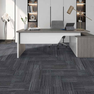 Dalles de moquette commerciales de haute qualité en polypropylène à boucles, avec support en PVC, motif puzzle moderne, carrées - Product Image 4