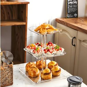 Estante para <span class=keywords><strong>Tartas</strong></span> acrílico de tres capas, respetuoso con el medio ambiente, vitrina cuadrada para tarta de huevo y pan, superficie pulida para fiesta de boda - Product Image 4