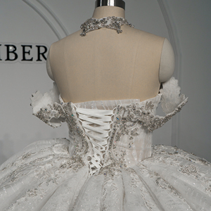 Vestido de Novia de Lujo Hz020-Pz, Magnífico Vestido de Gala Color Marfil con Lentejuelas, Hombros Descubiertos, Corsé con Cuentas de Cristal - Product Image 4