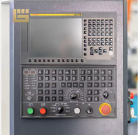 Centre d'usinage CNC à haute rigidité avec système de commande Fanuc, fraiseuse verticale 4 axes pour la fabrication de moules de pièces automobiles