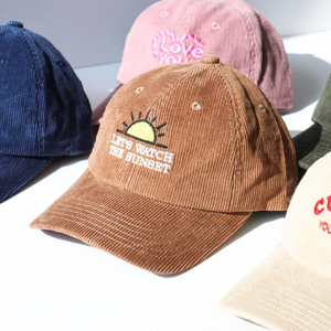 หมวกเบสบอลกีฬาแบบขายส่งสั่งทำได้ 5 แผง สำหรับผู้ชายและผู้หญิง ผ้าคอร์ดูรอย ปีกโค้ง ระบายอากาศได้ดี กันน้ำ ปรับขนาดได้ ปักลาย 3 มิติ - Product Image 2