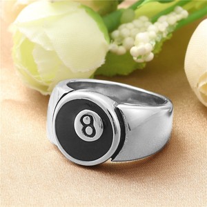 Bague signet en acier inoxydable motif boule 8, émail noir, symbole de billard, large, bijou statement, style vintage punk pour homme et unisexe - Product Image 2