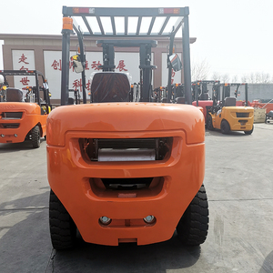 מלגזה דיזל יעילה, זולה וחזקה עם צמיגים פנאומטיים, 5 טון, 4X4, בעלת כושר נשיאה של 7 טון למכירה - Product Image 1