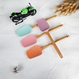 Silicone Butter Spatulas With Wooden Handles Oven Safe Dishwasher Safe Baking Cake Scrapers Food Grade Non Slip Kitchen Tools - Product Image 1