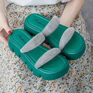 Slip On Luar Ruangan Grosir Kustom Wedge Tiup Udara Sandal Berlian Bersinar Hitam untuk Anak Perempuan Sepatu Wanita dan Wanita