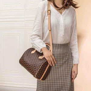 2026 High Quality Women's Vintage Fashion Three-Strap Genuine Leather Shoulder Crossbody Bags RFID Protection Famous Brand - Product Image 2