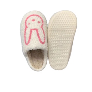 CIXI AIDA 2023 nouveauté gros lapin drôle chaud maison maison mignon chambre pantoufles <span class=keywords><strong>pas</strong></span> <span class=keywords><strong>cher</strong></span> pour femme et homme - Product Image 4