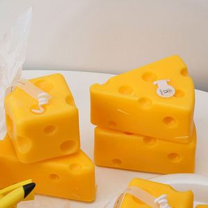 Vela Aromática de Parafina con Forma de Queso Amarillo, Hecha a Mano, para Decoración del Hogar - Product Image 1